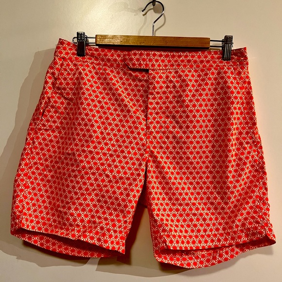 Men’s J.Crew Swim Trunks, floral pattern / size 31 / 7inch length - LIKE NEW - Picture 1 of 3